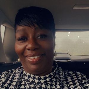 Meet your Posher, Denise